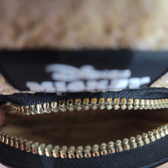 NWT Disney Raffia Mickey Mouse Crossbody - Picture 4 of 10